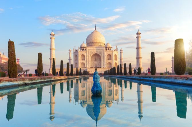 Gatimaan Express vs Private Car | Delhi to Agra Taj Mahal Day Tour